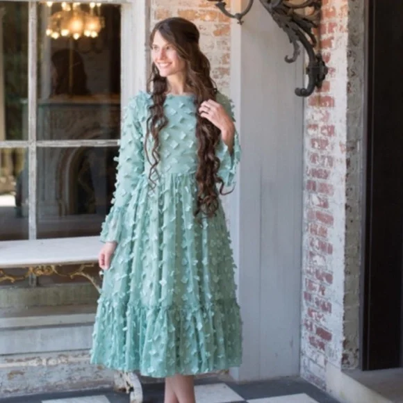 Dainty Jewells Petals in the Wind Dress - Picture 2 of 10